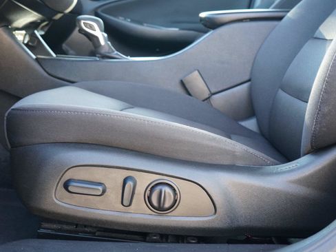 Used 2025 Chevrolet Malibu LT FWD image 21