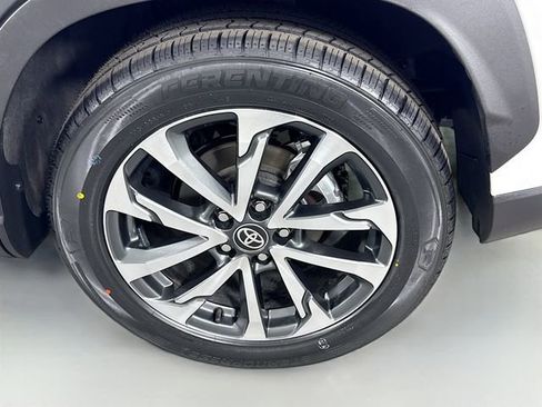 Certified 2025 Toyota Corolla Cross XLE w/ Convenience Package image 31