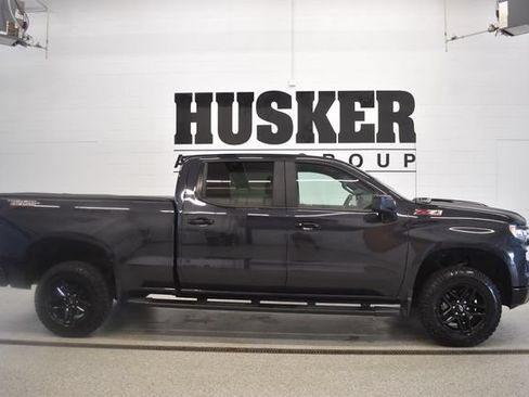 Used 2022 Chevrolet Silverado 1500 LT Trail Boss w/ Protection Package AWD/4WD image 2