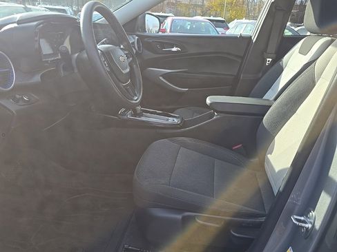 Used 2024 Chevrolet Trax LS image 17