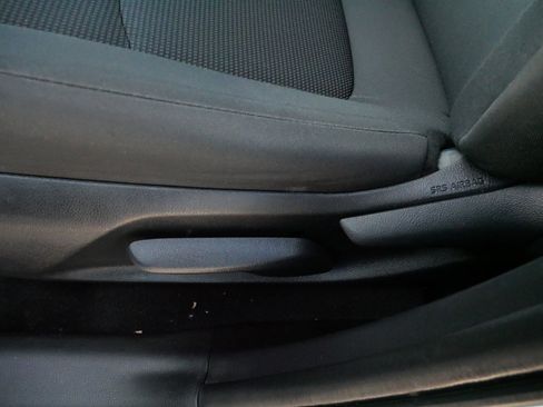 Used 2021 Toyota RAV4 LE image 20