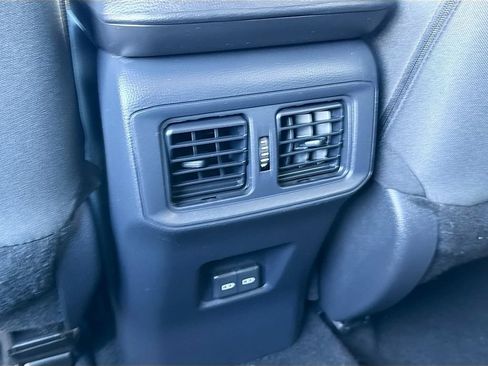 Used 2025 Toyota RAV4 XLE FWD image 23