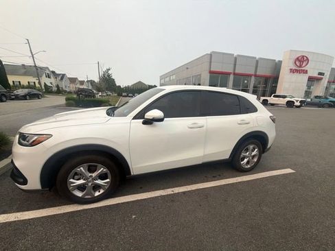 Used 2024 Honda HR-V LX image 5
