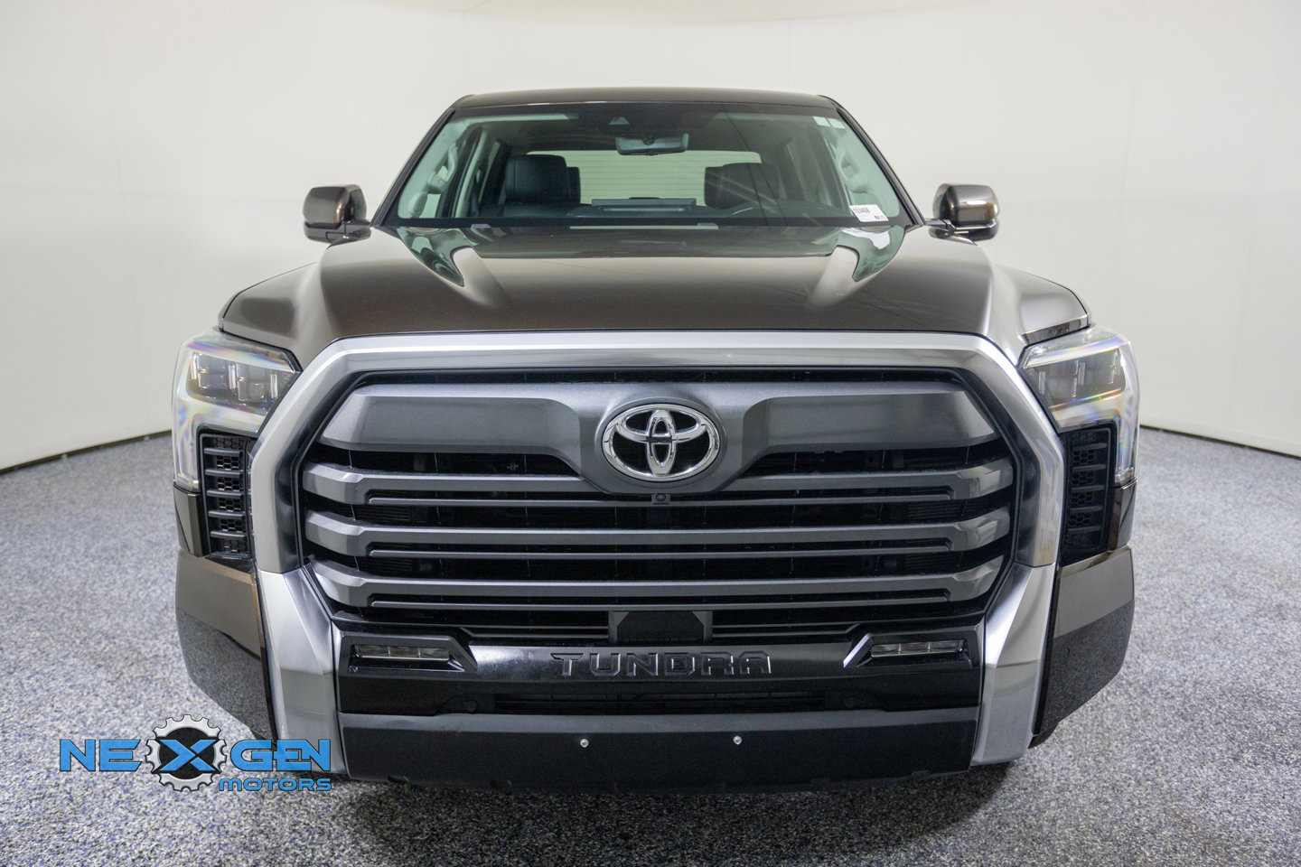 Used 2024 Toyota Tundra Limited AWD/4WD image 3