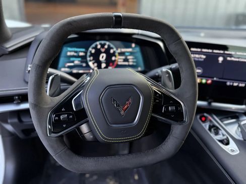 Used 2023 Chevrolet Corvette Stingray w/ Z51 Performance Package image 21