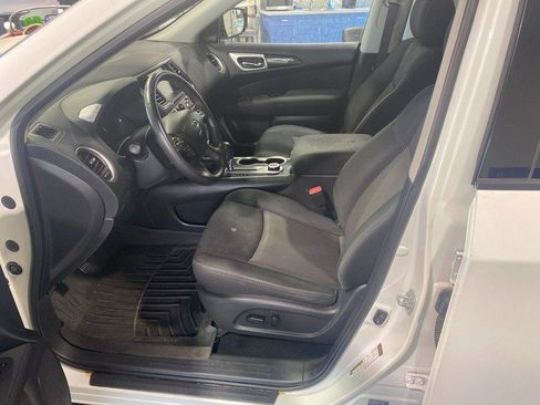 Used 2017 Nissan Pathfinder SV AWD/4WD image 11