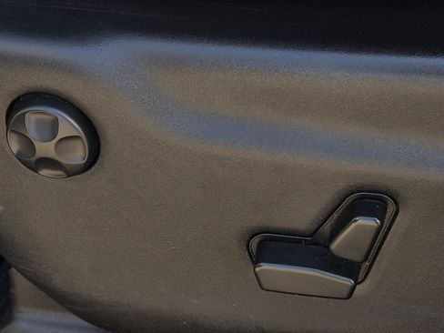 Used 2019 Jeep Grand Cherokee Altitude image 27