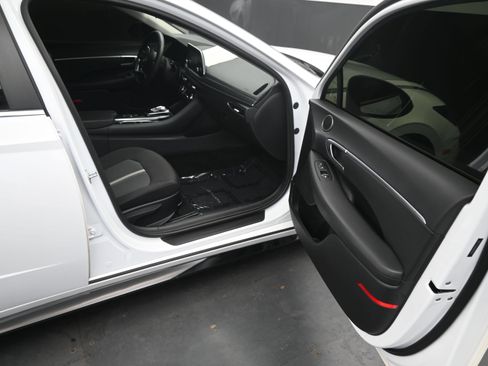 Used 2021 Hyundai Sonata SEL FWD image 13