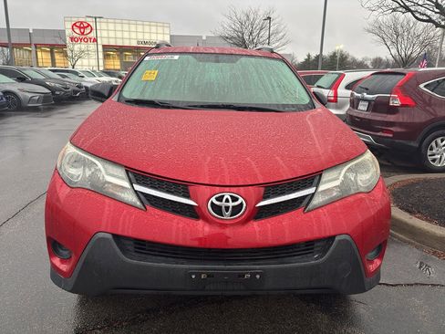Used 2013 Toyota RAV4 LE image 2