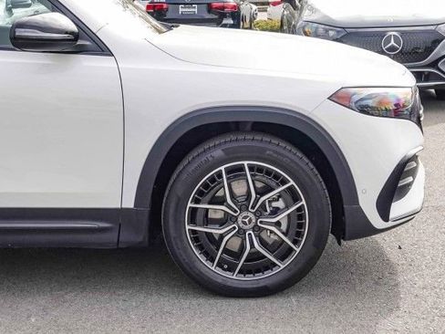 Used 2023 Mercedes-Benz EQB 350 4MATIC SUV image 15