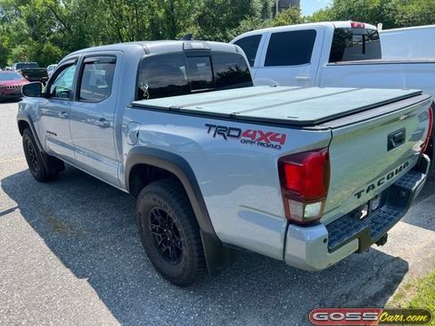 Used 2018 Toyota Tacoma TRD Off-Road AWD/4WD image 4