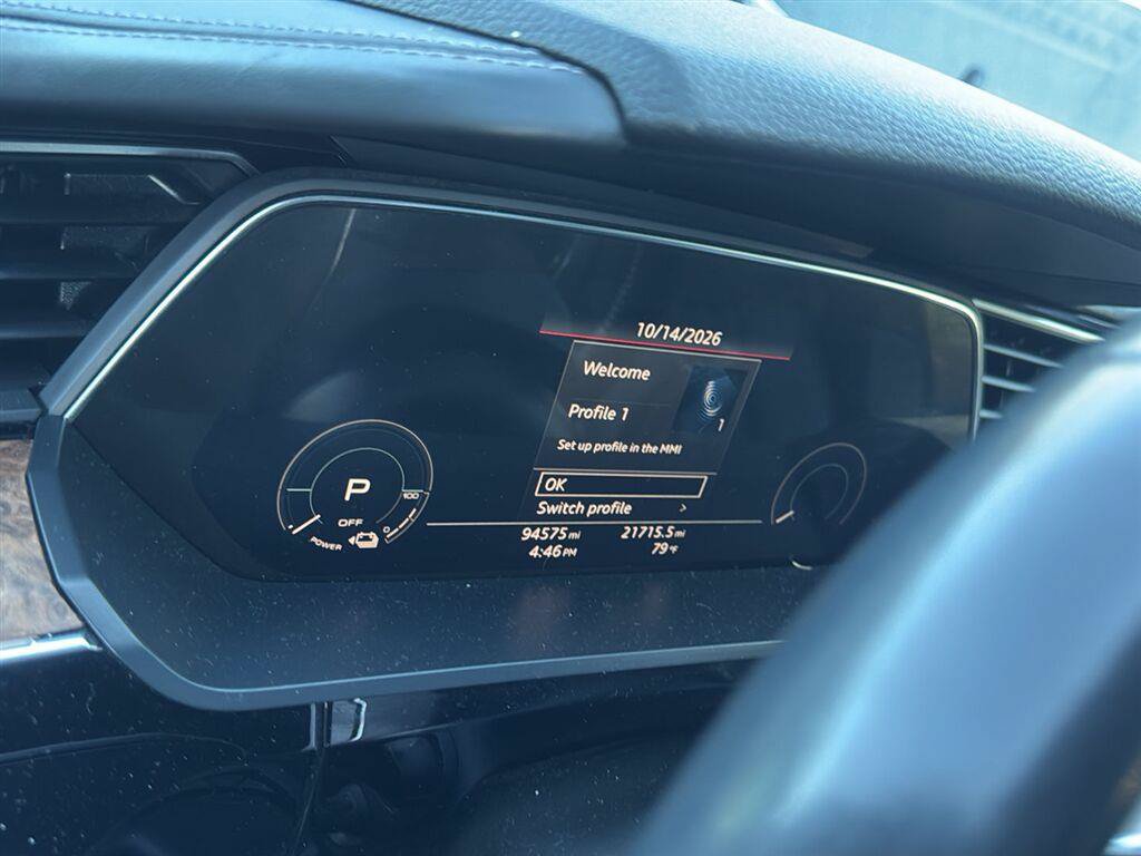 Used 2019 Audi e-tron Prestige w/ Prestige Package AWD/4WD image 5