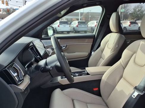 New 2026 Volvo XC90 B6 Ultra w/ Lounge Package image 15