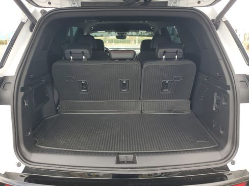 Used 2025 Chevrolet Traverse RS w/ LPO, Floor Liner Package image 8