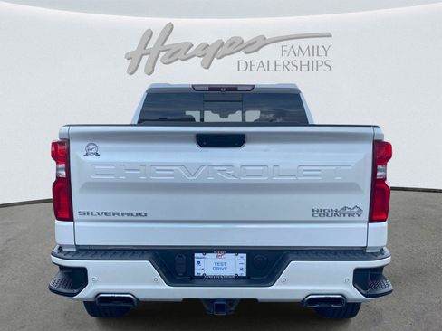 Used 2019 Chevrolet Silverado 1500 High Country w/ Technology Package AWD/4WD image 4