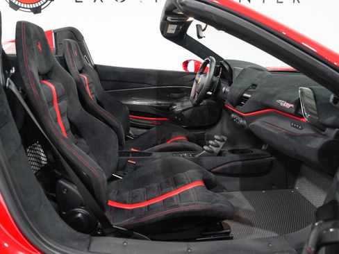 Used 2020 Ferrari 488 Pista Spider RWD image 17
