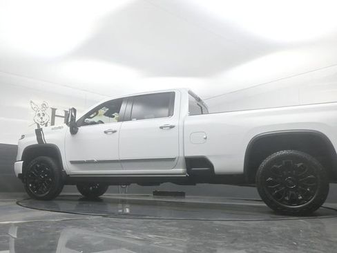 Used 2025 Chevrolet Silverado 2500 High Country w/ High Country Premium Package AWD/4WD image 52