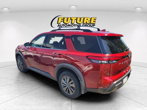 Certified 2023 Nissan Pathfinder SV AWD/4WD image 3