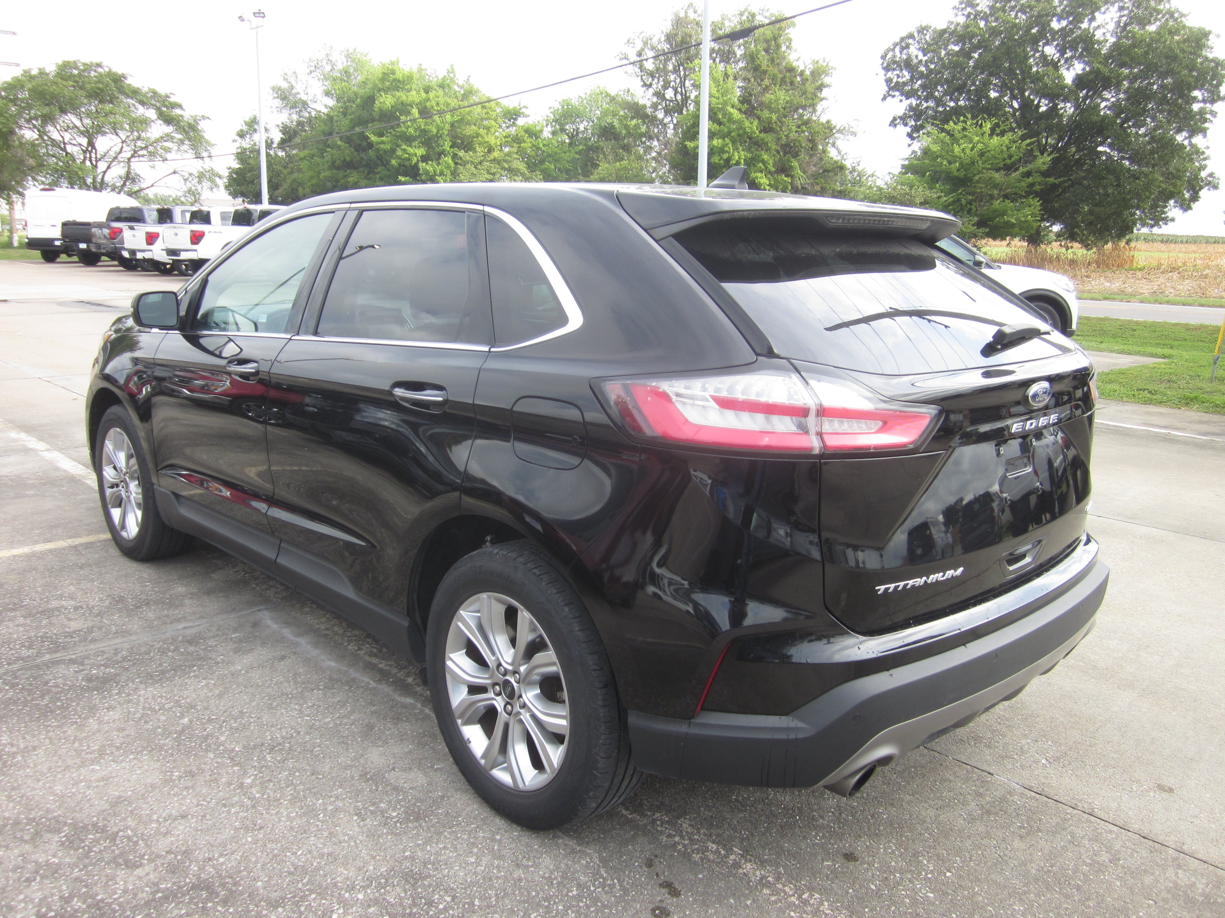 Used 2024 Ford Edge Titanium AWD/4WD image 4