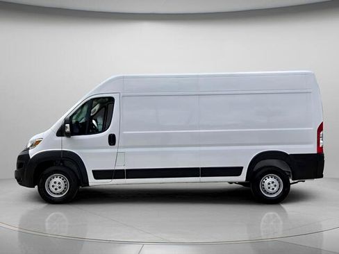 Used 2026 RAM ProMaster 2500 w/ Convenience Group FWD image 3
