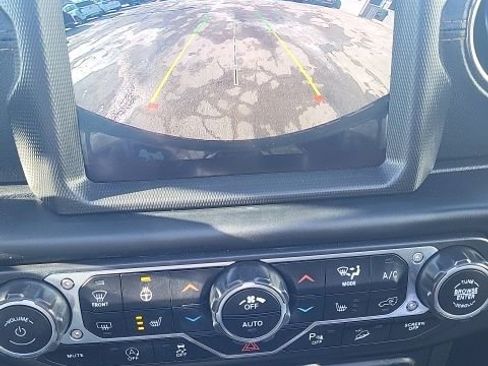 Used 2021 Jeep Wrangler Unlimited Sahara image 6