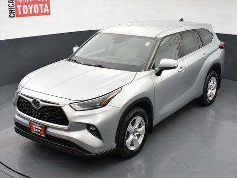 Used 2023 Toyota Highlander LE AWD/4WD image 26