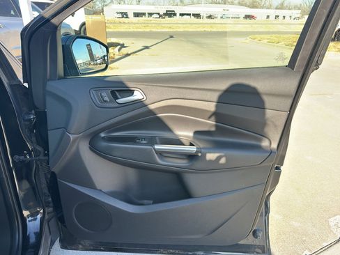 Used 2017 Ford Escape SE w/ Equipment Group 201A image 27