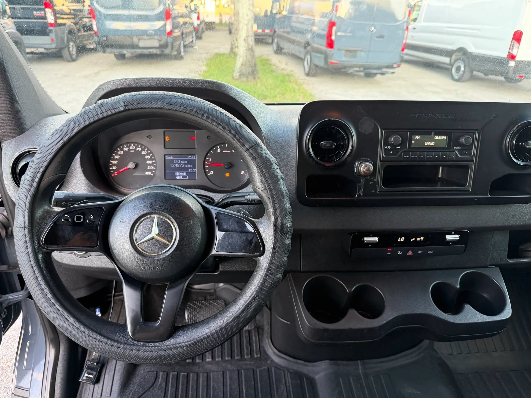 Used 2019 Mercedes-Benz Sprinter 2500 170 Extended Cargo image 14