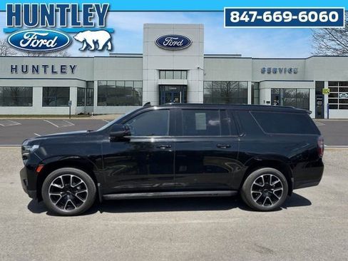 Used 2022 Chevrolet Suburban RST w/ Luxury Package image 6