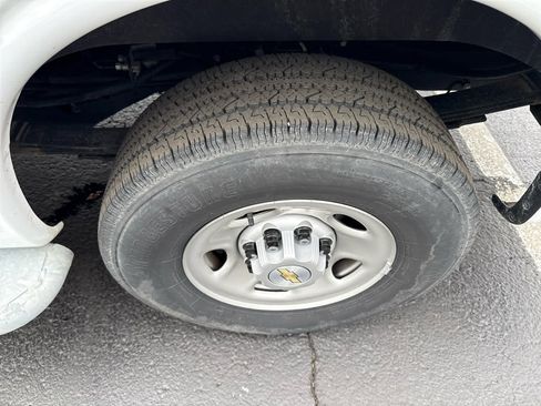 Used 2024 Chevrolet Express 2500 w/ Driver Convenience Package image 12