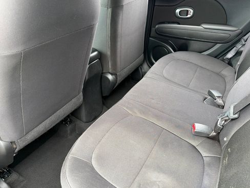 Used 2015 Kia Soul FWD image 14
