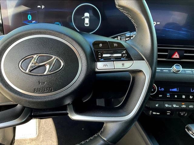 Used 2023 Hyundai Elantra SEL w/ Convenience Package FWD image 20