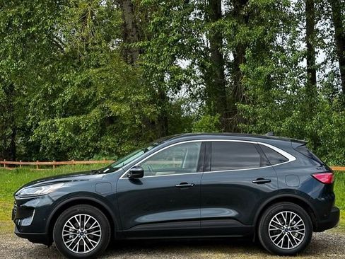 Used 2022 Ford Escape Titanium w/ Titanium Premium Package image 6