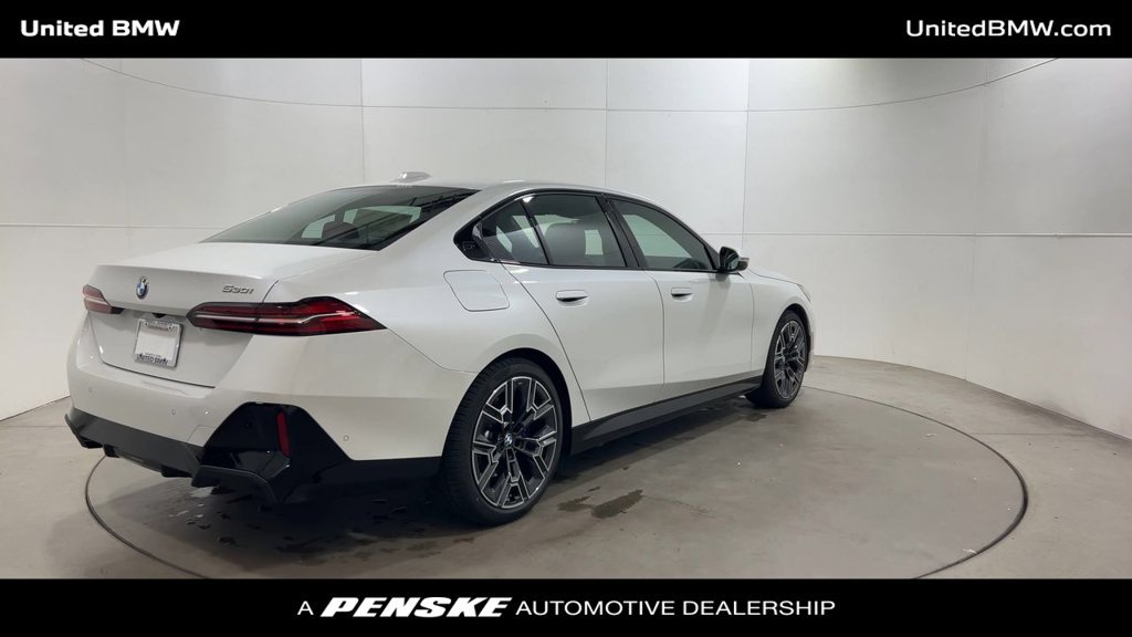 Used 2026 BMW 530i w/ M Sport Package RWD image 8