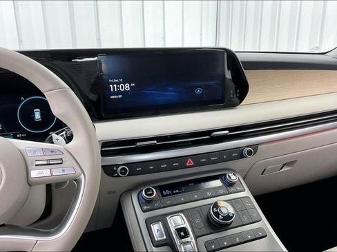 Certified 2025 Hyundai Palisade Limited AWD/4WD image 6