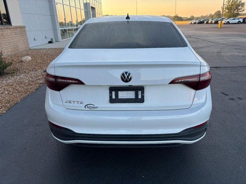 Used 2023 Volkswagen Jetta Sport FWD image 4