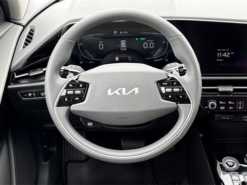 New 2026 Kia Niro SX image 17