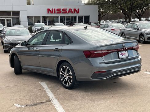 Used 2025 Volkswagen Jetta Sport image 7