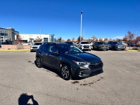 Used 2025 Subaru Crosstrek 2.0i Premium image 2
