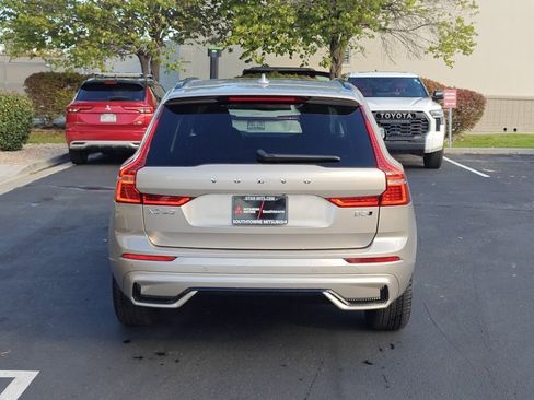 Used 2025 Volvo XC60 B5 Core image 6