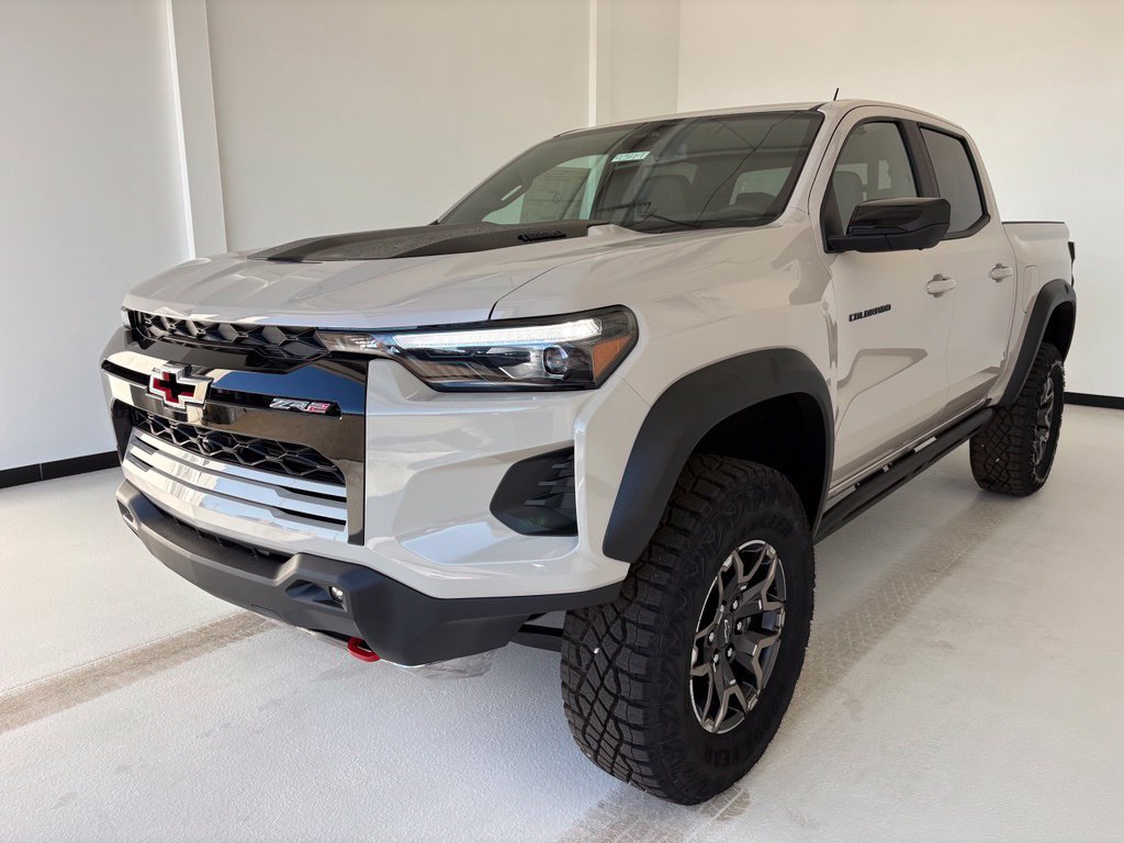 New 2026 Chevrolet Colorado ZR2 w/ Technology Package AWD/4WD image 18