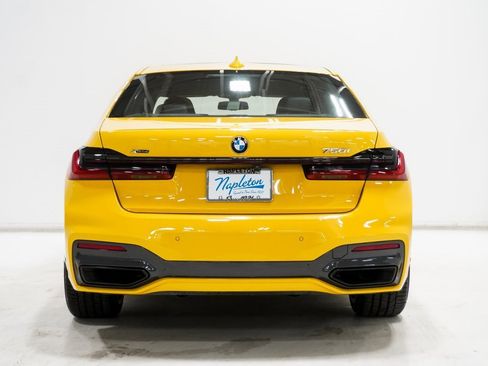 Used 2021 BMW 750i xDrive w/ Executive Package image 6