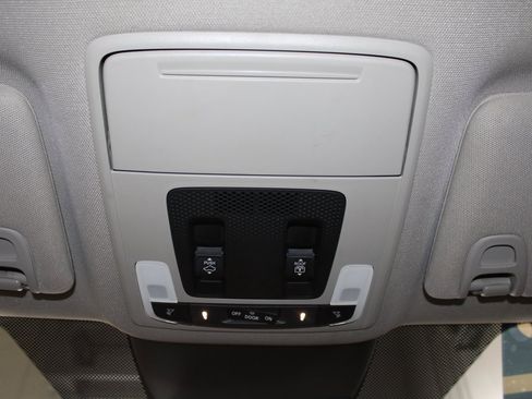 Used 2023 Honda Pilot Touring image 39