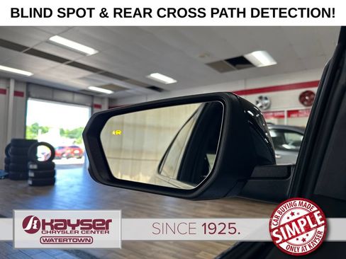 Used 2023 Chevrolet Equinox RS w/ RS Leather Package AWD/4WD image 8