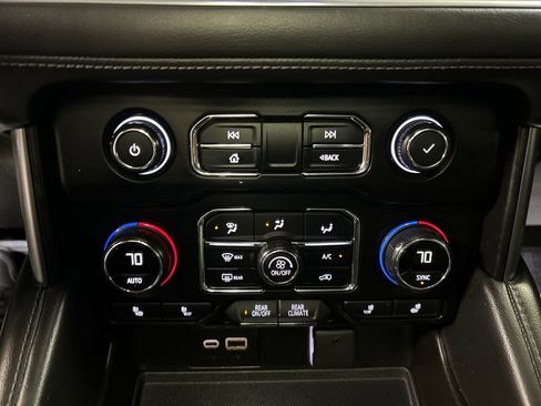 Used 2021 Chevrolet Tahoe Z71 image 19