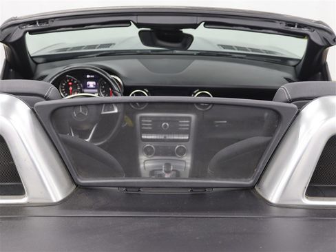 Used 2017 Mercedes-Benz SLC 300 image 17
