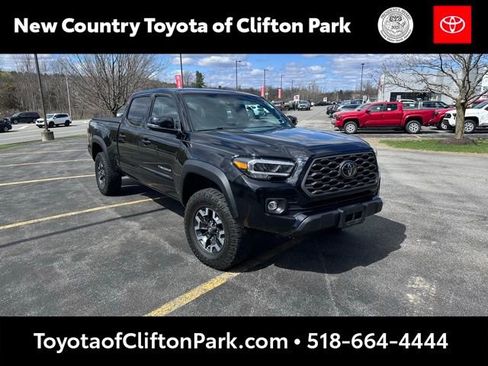 Used 2022 Toyota Tacoma TRD Off-Road w/ TRD Premium Off Road Package image 1