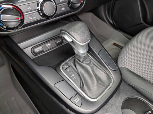 Certified 2023 Kia Soul LX image 27