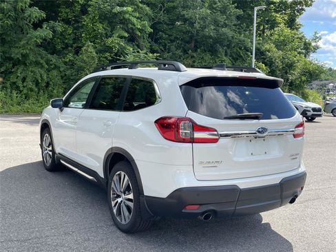 Certified 2022 Subaru Ascent Limited w/ Technology Package AWD/4WD image 3