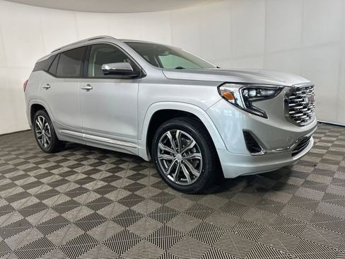 Used 2018 GMC Terrain Denali w/ Comfort Package image 2
